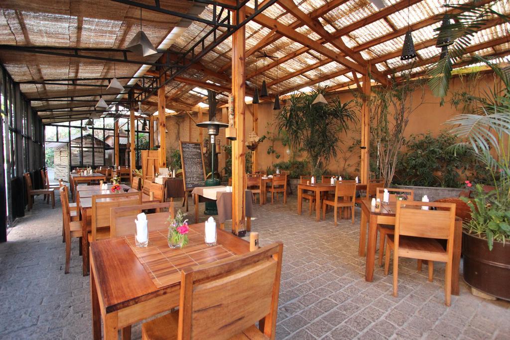 Hotel Restaurant Le Combava Antananarivo Exterior photo